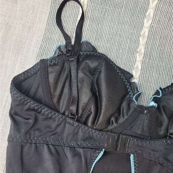 Y2K MORBID THREADS Bustier - Picture 8 of 10